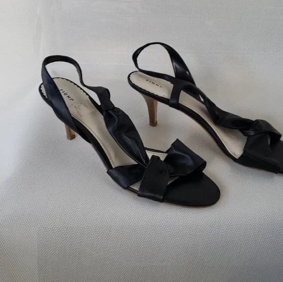 Boots - Picture 7 of 16